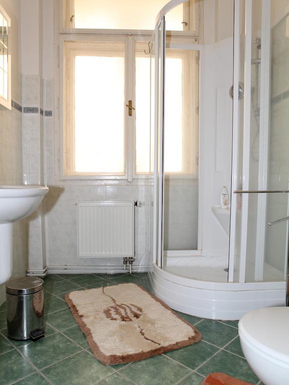 7K - Apartmany Lazenska Κάρλοβι Βάρι Δωμάτιο φωτογραφία