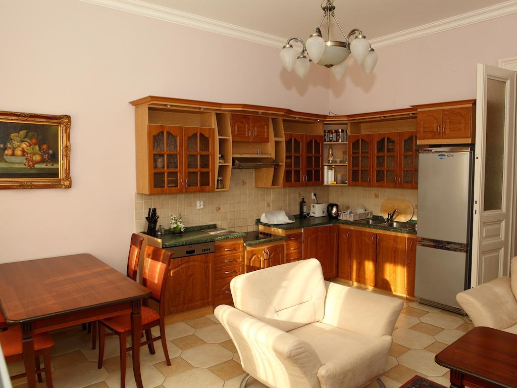 7K - Apartmany Lazenska Κάρλοβι Βάρι Δωμάτιο φωτογραφία